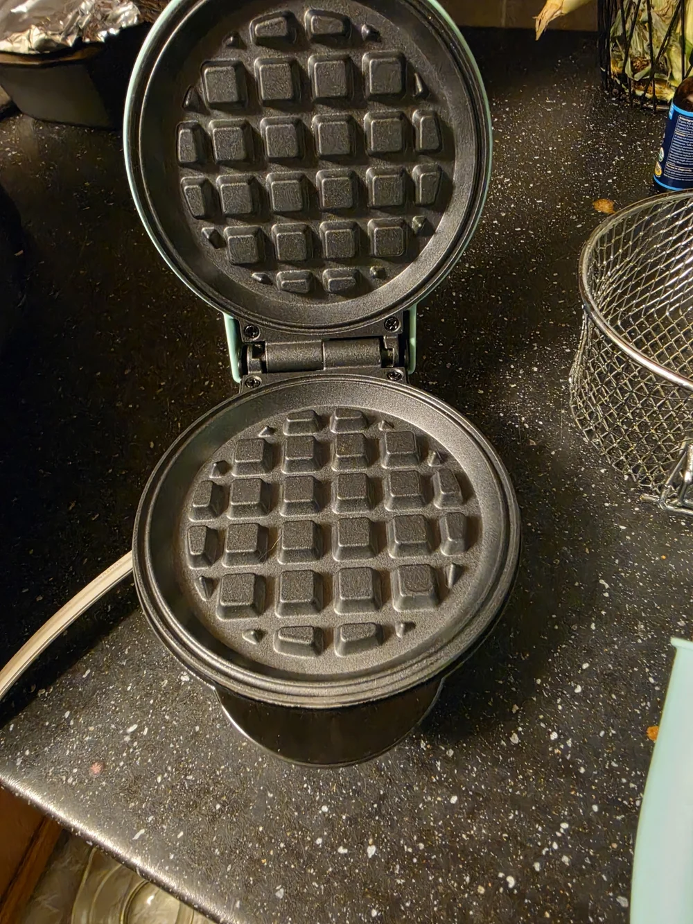 Compact Electric Deep Fryer in Light Blue